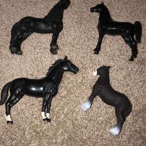 Black horse bundle one articulated horse.